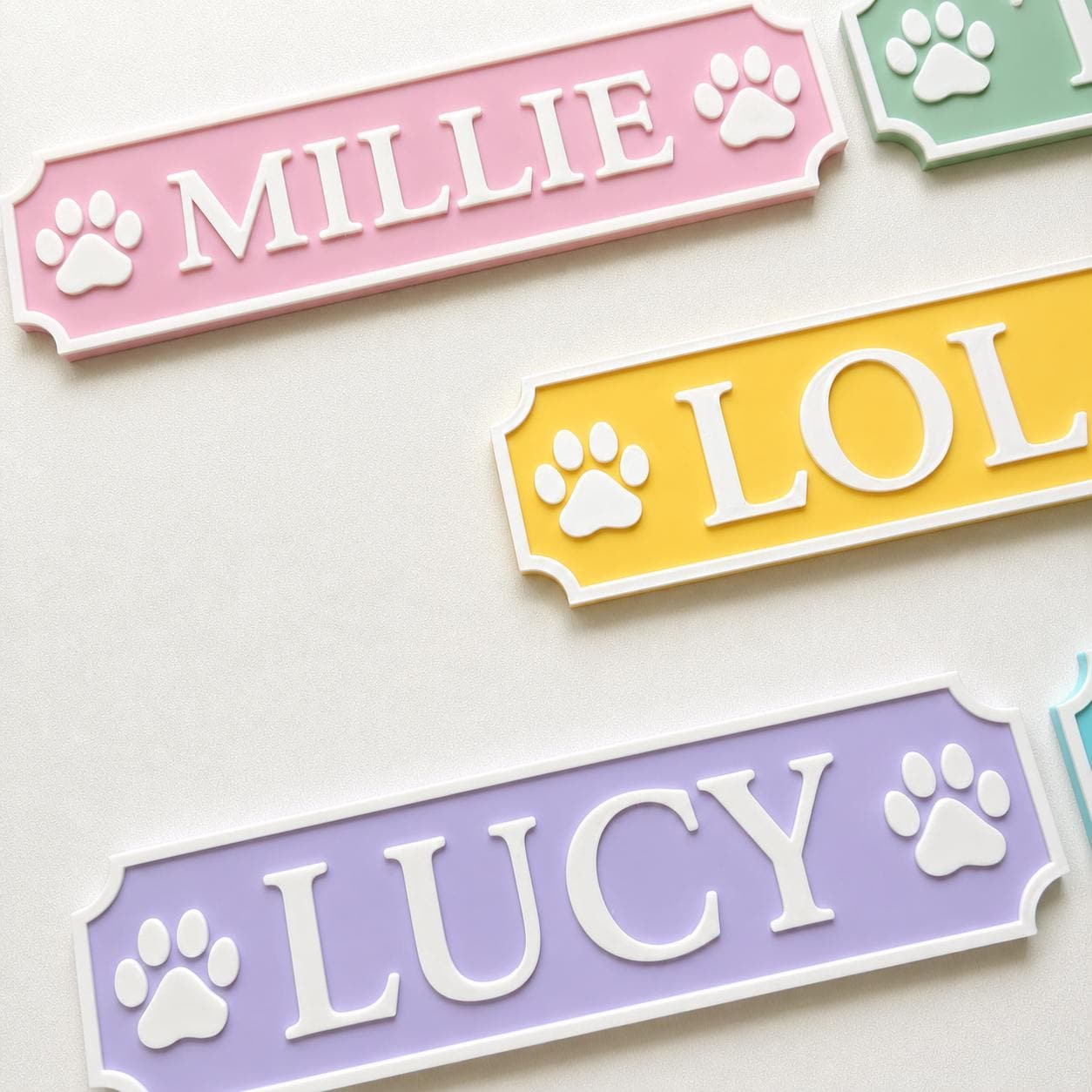 Personalised Dog Name Paw Sign – Custom Pet Crate Cage House Decoration Plate